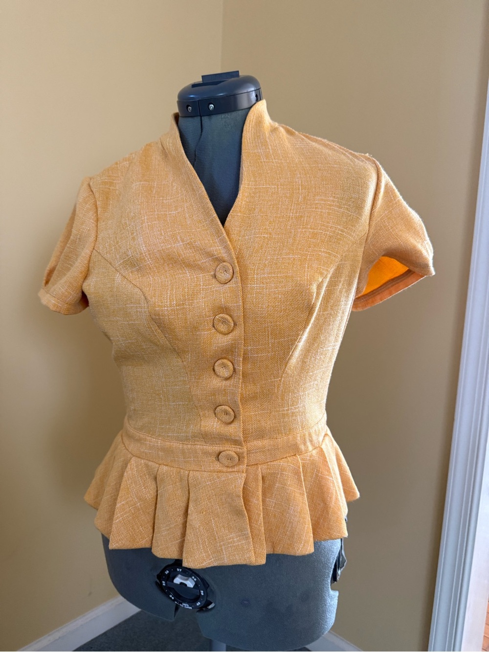 Medium Miss Candyfloss Peplum Short-Sleeve Jacket in Mustard